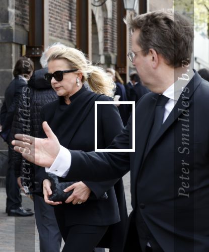 Amsterdam 15 april 2023
Herdenkingstdienst vooraf aan de begrafenis van Huub Oosterhuis in de Westertoren . Daarna gingen ze met de boot naar begraafplaats Zorgvlied. Prinses Mabel kwam met vriendin Willemijn Verloop