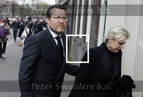 Amsterdam 15 april 2023
Herdenkingstdienst vooraf aan de begrafenis van Huub Oosterhuis in de Westertoren . Daarna gingen ze met de boot naar begraafplaats Zorgvlied. Prinses laurentien en Prins Constantijn