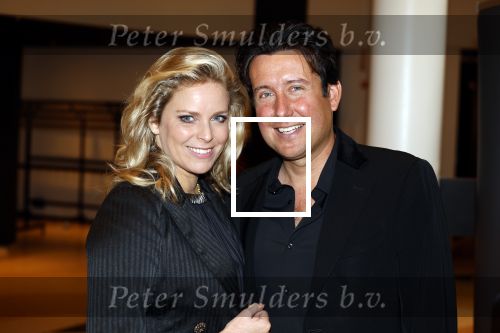 Zeist 26 maart 2023
Hans Kazan viert zijn 70e verjaardag en presenteert zijn boek. Ook krijgt hij een koninklijke onderscheiding in het Figi Theater/Hotel. Renzo Kazan met zijn vrouw Mara