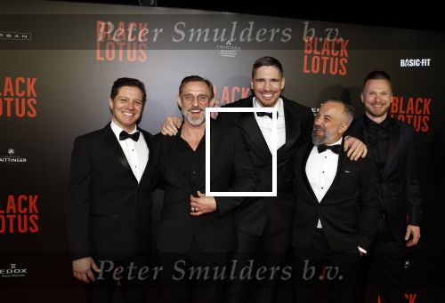 Amsterdam 10 april 2023
Premiere Black Lotus in Tuschinski met Rico Verhoeven in de hoofdrol.
Rico met castleden Rona Lee Shimon Roland Moller Simon Wan Magnus Samuelsson Pippi Casey en Edon TiRizvanolli