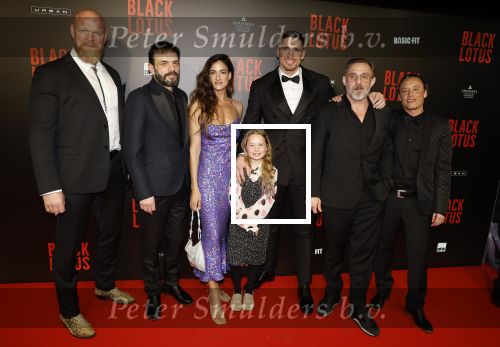 Amsterdam 10 april 2023
Premiere Black Lotus in Tuschinski met Rico Verhoeven in de hoofdrol.
Rico met castleden Kevin Janssens Rona Lee Shimon Roland Moller ea