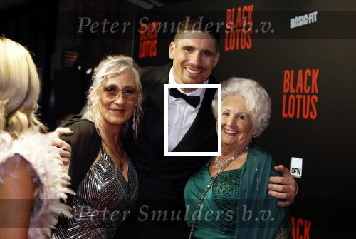 Amsterdam 10 april 2023
Premiere Black Lotus in Tuschinski met Rico Verhoeven in de hoofdrol.
Rico met zijn moeder en Oma