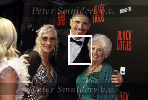 Amsterdam 10 april 2023
Premiere Black Lotus in Tuschinski met Rico Verhoeven in de hoofdrol.
Rico met zijn moeder en Oma