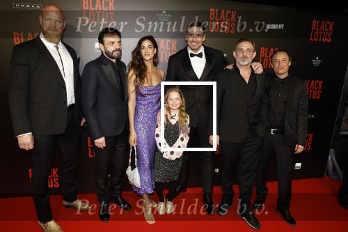 Amsterdam 10 april 2023
Premiere Black Lotus in Tuschinski met Rico Verhoeven in de hoofdrol.
Rico met castleden Rona Lee Shimon Roland Moller Simon Wan Magnus Samuelsson Pippi Casey en Edon TiRizvanolli