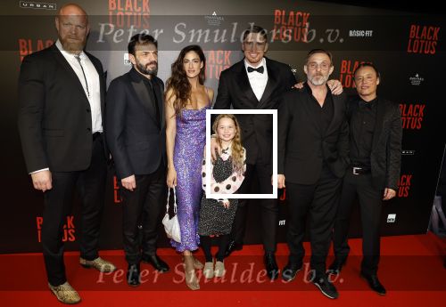 Amsterdam 10 april 2023
Premiere Black Lotus in Tuschinski met Rico Verhoeven in de hoofdrol.
Rico met castleden Rona Lee Shimon Roland Moller Simon Wan Magnus Samuelsson Pippi Casey en Edon TiRizvanolli