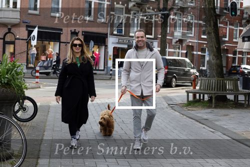 Amsterdam 15 maart 2023
Chantal Bles en Robert Doornbos wandelen met hun hond door Amsterdam zuid.