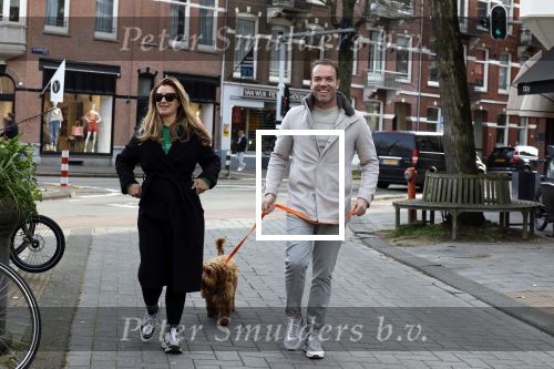 Amsterdam 15 maart 2023
Chantal Bles en Robert Doornbos wandelen met hun hond door Amsterdam zuid.