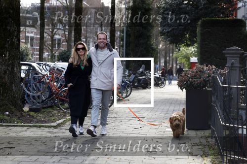 Amsterdam 15 maart 2023
Chantal Bles en Robert Doornbos wandelen met hun hond door Amsterdam zuid.