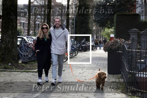Amsterdam 15 maart 2023
Chantal Bles en Robert Doornbos wandelen met hun hond door Amsterdam zuid.