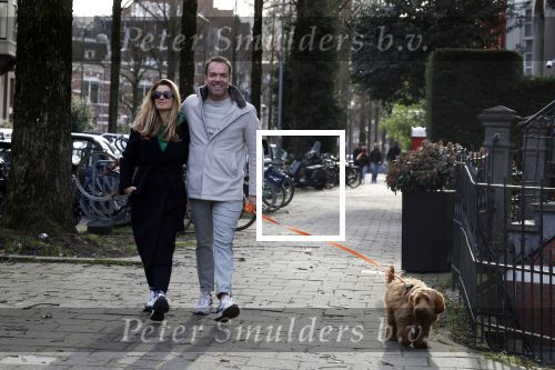 Amsterdam 15 maart 2023
Chantal Bles en Robert Doornbos wandelen met hun hond door Amsterdam zuid.