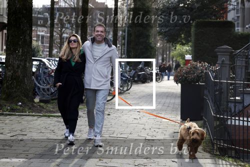 Amsterdam 15 maart 2023
Chantal Bles en Robert Doornbos wandelen met hun hond door Amsterdam zuid.