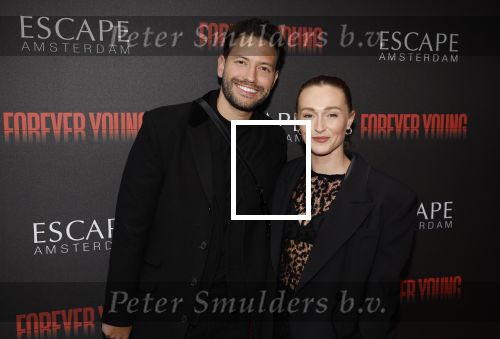 Amsterdam 30 maart 2023
Premiere show forever young in de escape.
Rolf Sanchez met zijn vriendin Sophia Mason