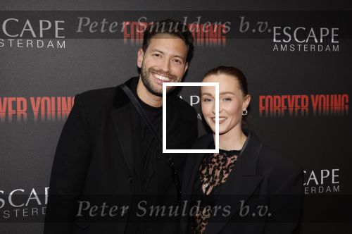 Amsterdam 30 maart 2023
Premiere show forever young in de escape.
Rolf Sanchez met zijn vriendin Sophia Mason