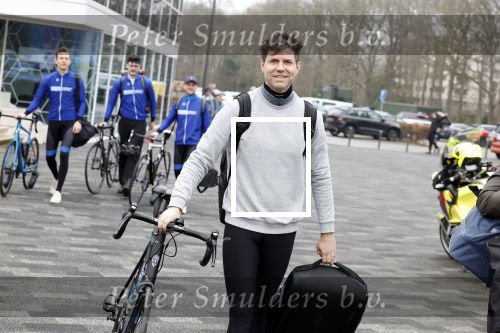 Heerenveen 19 maart 2023
De hollandse 100 in Thialf.  Georganiseerd door Prinse Bernhard met zijn stichting Lymph & Co.
Aanwezig oa Prins Bernhard Prinses Annette hun kinderen Isabelle Samuel en Benjamin, Prinses Margriet Mr Pieter v Vollenhoven , Prins Floris en Prinses Aimee.
Simon Keizer