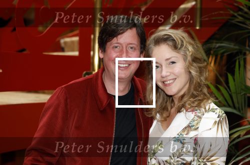 Zeist 26 maart 2023
Hans Kazan viert zijn 70e verjaardag en presenteert zijn boek. Ook krijgt hij een koninklijke onderscheiding in het Figi Theater/Hotel. Steven Kazan kwam met zijn vrouw Jamie