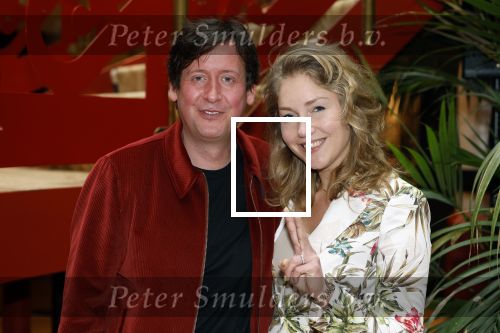 Zeist 26 maart 2023
Hans Kazan viert zijn 70e verjaardag en presenteert zijn boek. Ook krijgt hij een koninklijke onderscheiding in het Figi Theater/Hotel. Steven Kazan kwam met zijn vrouw Jamie