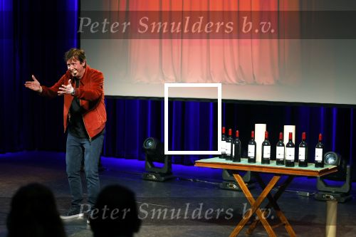 Zeist 26 maart 2023
Hans Kazan viert zijn 70e verjaardag en presenteert zijn boek. Ook krijgt hij een koninklijke onderscheiding in het Figi Theater/Hotel. Steven Kazan kwam met zijn vrouw Jamie