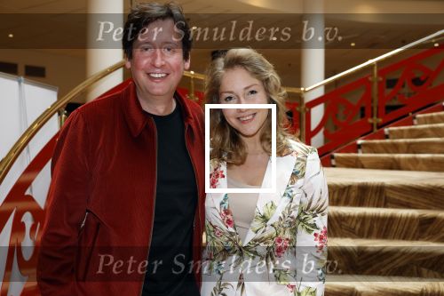 Zeist 26 maart 2023
Hans Kazan viert zijn 70e verjaardag en presenteert zijn boek. Ook krijgt hij een koninklijke onderscheiding in het Figi Theater/Hotel. Steven Kazan kwam met zijn vrouw Jamie