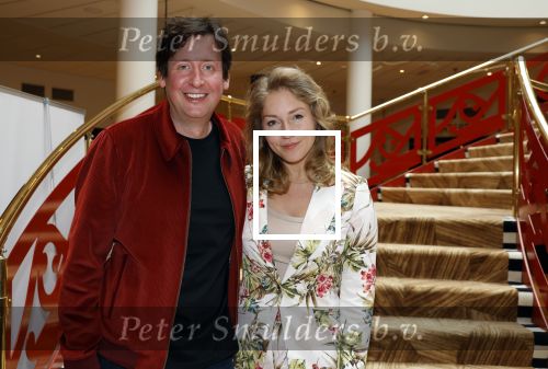 Zeist 26 maart 2023
Hans Kazan viert zijn 70e verjaardag en presenteert zijn boek. Ook krijgt hij een koninklijke onderscheiding in het Figi Theater/Hotel. Steven Kazan kwam met zijn vrouw Jamie