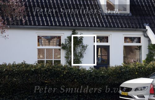 Huizen 25 maart 2023
Het huis van Tom Egbers en janke Dekker staat vol met bloemen .
