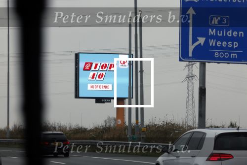 Muiden 1 april 2023
Top 40 Abri van Q music naast A1