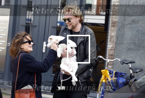 Amsterdam 27 maart 2024
Barbara Sloesen met vriend Joost Hofman en hun hondje in het centrum van amsterdam.