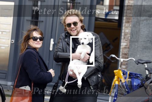 Amsterdam 27 maart 2024
Barbara Sloesen met vriend Joost Hofman en hun hondje in het centrum van amsterdam.