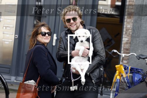 Amsterdam 27 maart 2024
Barbara Sloesen met vriend Joost Hofman en hun hondje in het centrum van amsterdam.