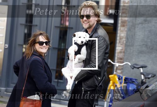 Amsterdam 27 maart 2024
Barbara Sloesen met vriend Joost Hofman en hun hondje in het centrum van amsterdam.