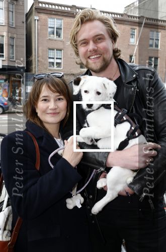 Amsterdam 27 maart 2024
Barbara Sloesen met vriend Joost Hofman en hun hondje in het centrum van amsterdam.