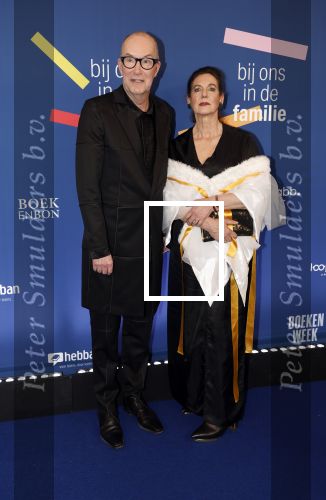 Amsterdam 15 maart 2024
Boekenbal in de stadschouwburg. De familie Chabot heeft het boekenweekgeschenk geschreven . Bart met zijn vrouw en zoons Splinter Chabot Sebastiaan Chabot Maurits Chabot en Storm Chabot.