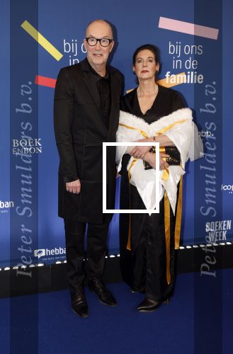 Amsterdam 15 maart 2024
Boekenbal in de stadschouwburg. De familie Chabot heeft het boekenweekgeschenk geschreven . Bart met zijn vrouw en zoons Splinter Chabot Sebastiaan Chabot Maurits Chabot en Storm Chabot.