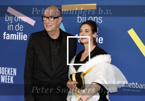 Amsterdam 15 maart 2024
Boekenbal in de stadschouwburg. De familie Chabot heeft het boekenweekgeschenk geschreven . Bart met zijn vrouw en zoons Splinter Chabot Sebastiaan Chabot Maurits Chabot en Storm Chabot.