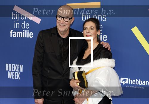Amsterdam 15 maart 2024
Boekenbal in de stadschouwburg. De familie Chabot heeft het boekenweekgeschenk geschreven . Bart met zijn vrouw en zoons Splinter Chabot Sebastiaan Chabot Maurits Chabot en Storm Chabot.