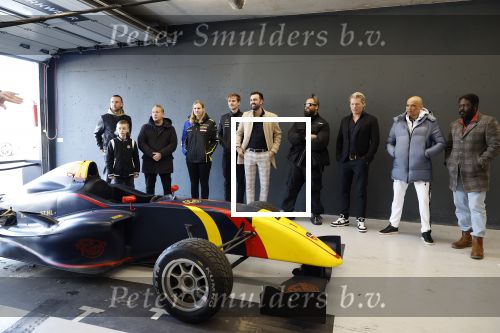 Zandvoort 8 maart 2024
Opnames beat the Pro met oa Glenn Helder Thomas Berge Andre Dongelmans Billy Dans Lavezzi Rutjes Nathan Rutjes en Dj Lafuente ( Job Smeltzer) . Bjorn Remmerswaal is de presentator . De opnames vinden plaats op het circuit Zandvoort. incl Beitske Visser en Jarno Opmeer