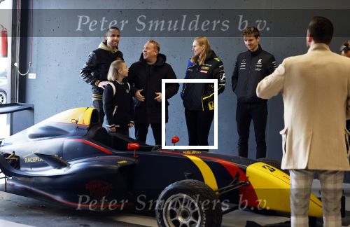 Zandvoort 8 maart 2024
Opnames beat the Pro met oa Glenn Helder Thomas Berge Andre Dongelmans Billy Dans Lavezzi Rutjes Nathan Rutjes en Dj Lafuente ( Job Smeltzer) . Bjorn Remmerswaal is de presentator . De opnames vinden plaats op het circuit Zandvoort.