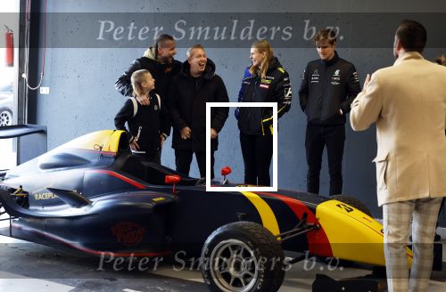 Zandvoort 8 maart 2024
Opnames beat the Pro met oa Glenn Helder Thomas Berge Andre Dongelmans Billy Dans Lavezzi Rutjes Nathan Rutjes en Dj Lafuente ( Job Smeltzer) . Bjorn Remmerswaal is de presentator . De opnames vinden plaats op het circuit Zandvoort.
