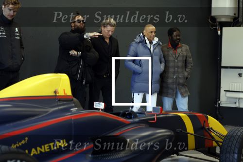 Zandvoort 8 maart 2024
Opnames beat the Pro met oa Glenn Helder Thomas Berge Andre Dongelmans Billy Dans Lavezzi Rutjes Nathan Rutjes en Dj Lafuente ( Job Smeltzer) . Bjorn Remmerswaal is de presentator . De opnames vinden plaats op het circuit Zandvoort.