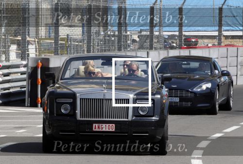 Monaco 7 mei 2012
Connie Breukhoven en haar nieuwe vriend Ben Angelier vier met zijn kinderen en vrienden zijn 60e verjaardag. Ze vertrekken bij zijn huis / appartement met rolls royce cabrio.
Peter Smulders bv