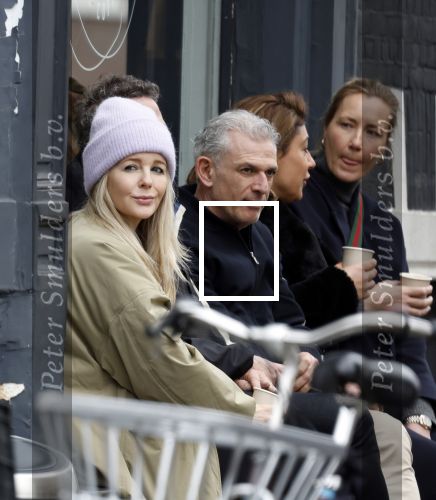 Amsterdam 14 maart 2024
Chantal Janzen en haar man Marco Geerartz op terras bij koffietentje in Amsterdam zuid