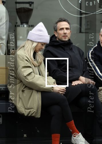 Amsterdam 14 maart 2024
Chantal Janzen en haar man Marco Geerartz op terras bij koffietentje in Amsterdam zuid