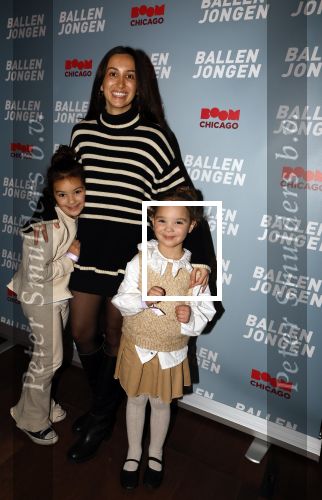 Amsterdam 27 maart 2024
Boekpresentatie Nino Wilkes in boom boom Chicago. Demi Wilkes met zusje Jade (l) en ...