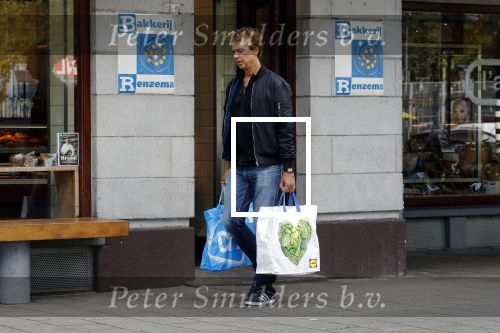 Amsterdam 1 september 2017  
Derk Bolt doet boodschappen in Amsterdam zuid.