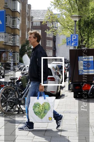 Amsterdam 1 september 2017  
Derk Bolt doet boodschappen in Amsterdam zuid.
