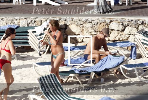 Curacao 5 januari 2012
Derk Bolt met zijn vrouw en zoon bij het Avila beach hotel.