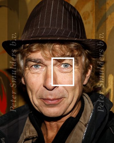 Amsterdam 10 december 2007
Premiere Meat the truth in Tuschinski met oa Georgina Verbaan en Antonie Kamerling. Derk Bolt met hoed
Peter Smulders bv