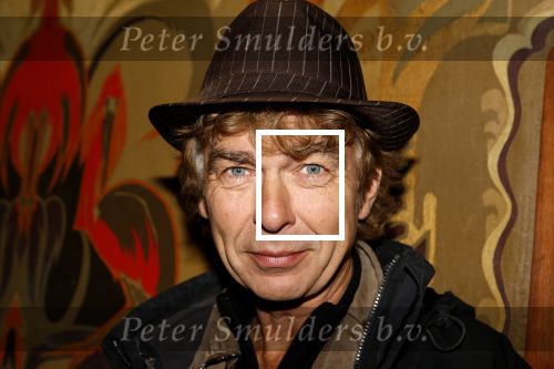 Amsterdam 10 december 2007
Premiere Meat the truth in Tuschinski met oa Georgina Verbaan en Antonie Kamerling. Derk Bolt met hoed
Peter Smulders bv
