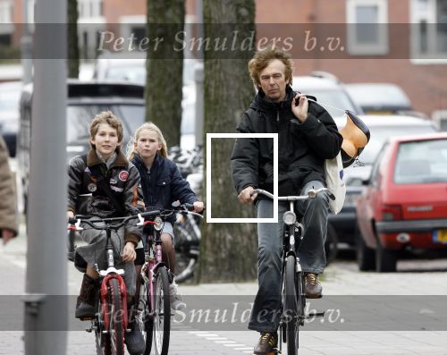 AMSTERDAM 23 februari 2007
Dere Bolt met zijn kinderen op de fiets in amsterdam.