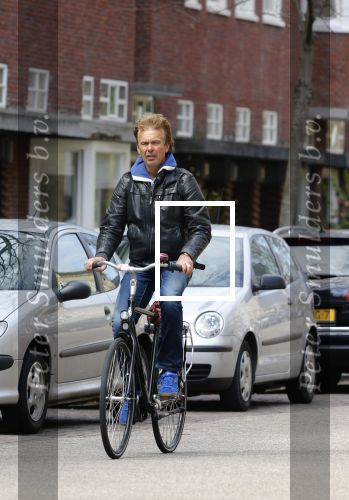 Amsterdam 23 april 2013
Derk Bolt op de fiets in amsterdam zuid.