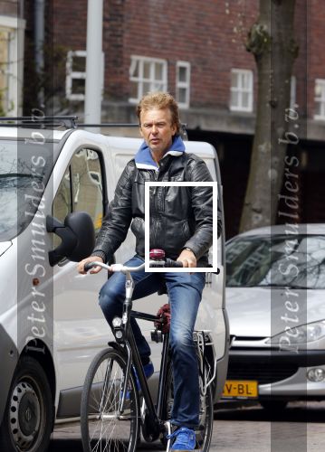 Amsterdam 23 april 2013
Derk Bolt op de fiets in amsterdam zuid.